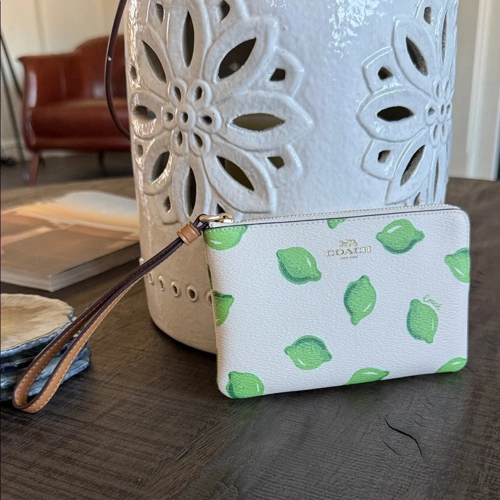 Coach Lime 🍋‍🟩 Wristlet NWOT